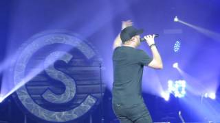 Cole Swindell "Middle Of A Memory"  Live @ The BB&T Pavilion