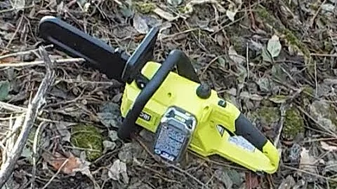 Tech Editor Reviews Ryobi P2502 18V Chain Saw