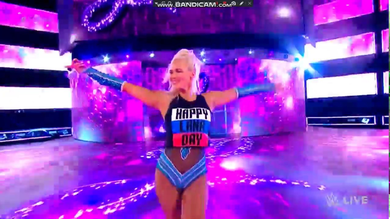 Lana entrance - Smackdown: July 31, 2018