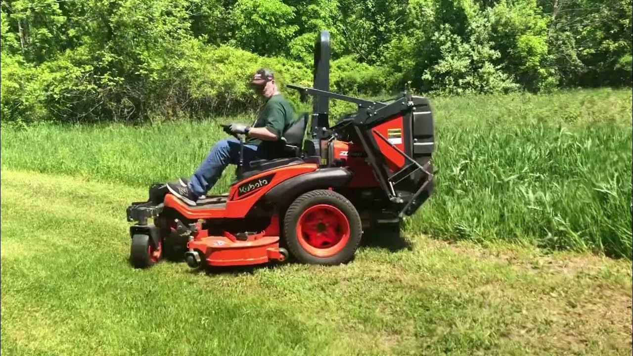 Kubota ZD1211 with clamshell bagger YouTube