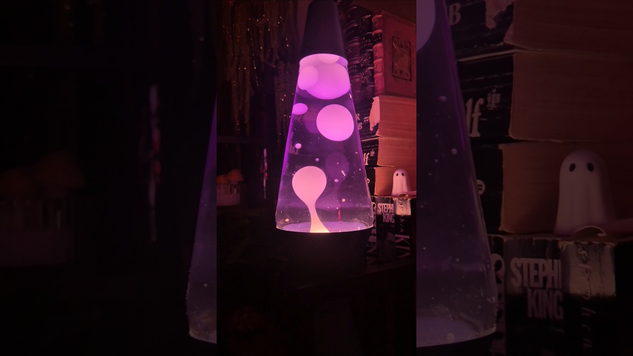 Go with the flow #lavalamp #retrolamp #chill #hippy #davidbowie #groovy #relax #flow #70s #Bowie