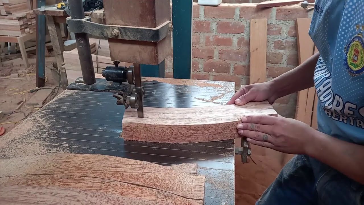 Técnicas para cortar curvas de Madera con sierra cinta muy rápido 