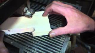 Make a IPod / Camera Phone one hand helper