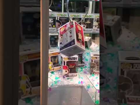 How to Win on the Claw Machine #shorts #arcadegames #clawmachine #arcadehacks #clawmachinehack
