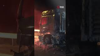 Seyir halindeyken bir anda alev aldı; Sürücü kendini son anda dışarı attı! Seyir halindeyken bir anda alev aldı; Sürücü kendini son anda dışarı attı!