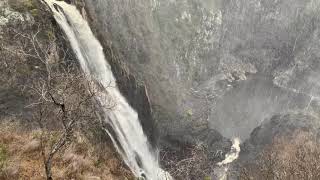 Waterfalls in Australia: Majestic Dangars waterfall in extreme winter weather (soft hails) screenshot 2