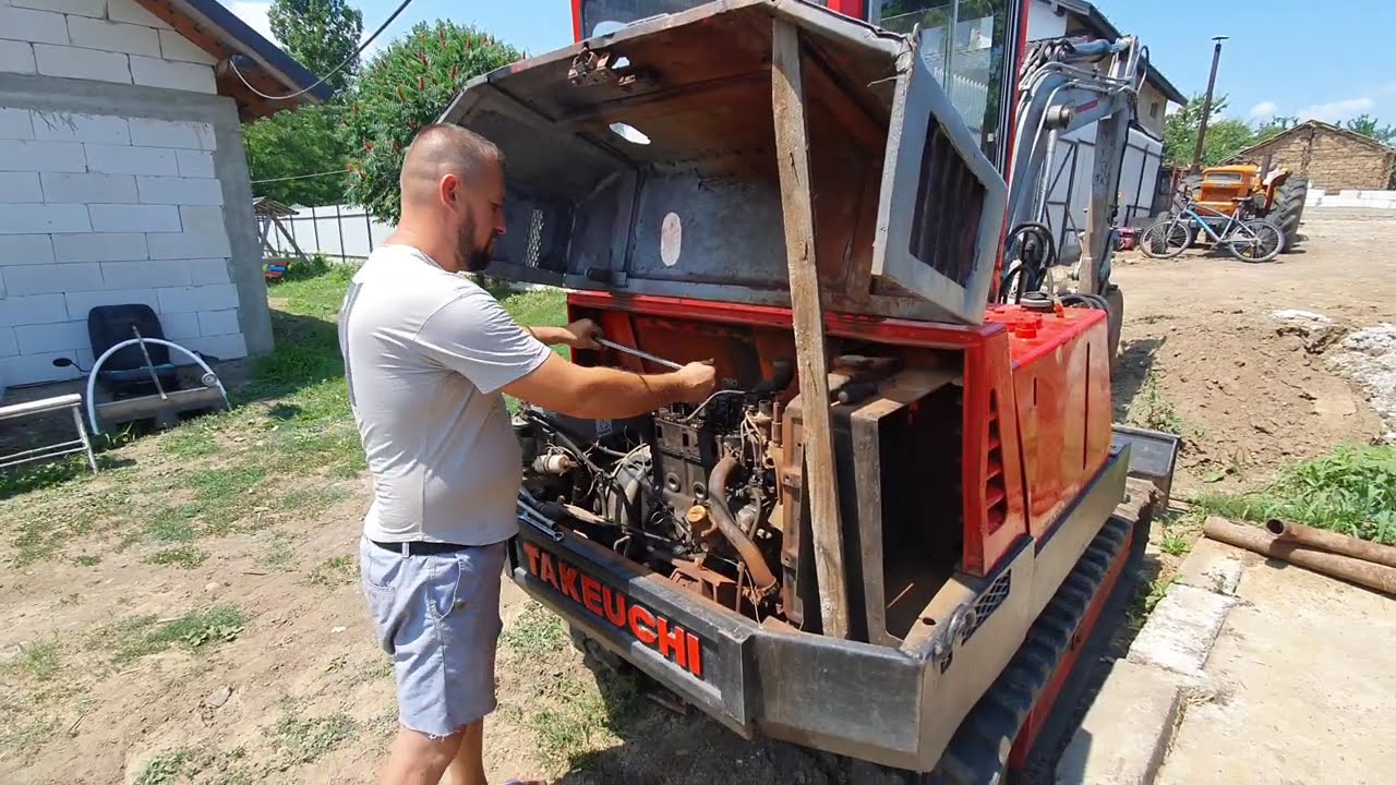 Înlocuiesc garnitura de chiulasa la excavatorul lui @TiberiusiCornel
