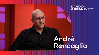 Professor de economia André Roncaglia é o convidado do Dando a Real com Leandro Demori
