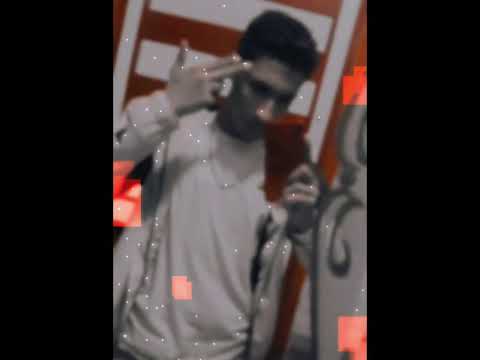 انا في حلبه فيها مصارعين