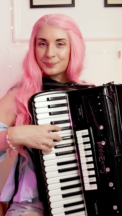 Škoda lásky also known as 'Beer Barrel Polka' #polka #accordion