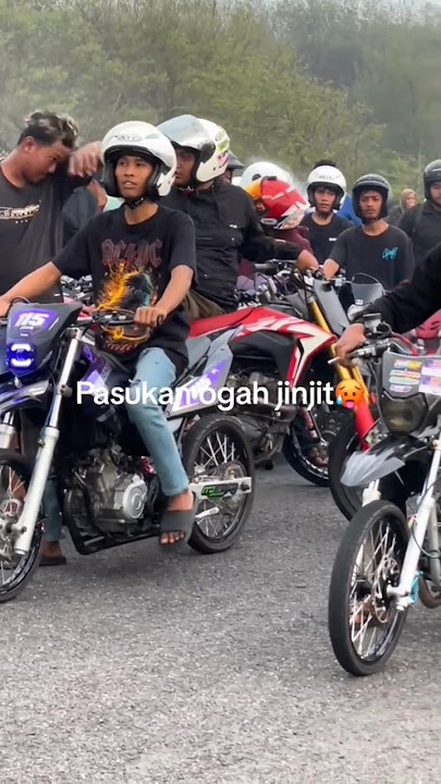 PART 1 PASUKAN OGAH JINJIT KLX VS WR VIRAL DI LANDASAN PACU ❗