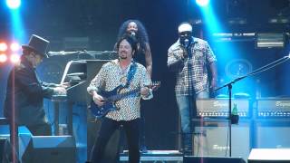 Download Lagu TOTO - On the Run / Goodbye Elenore (liveTours) MP3