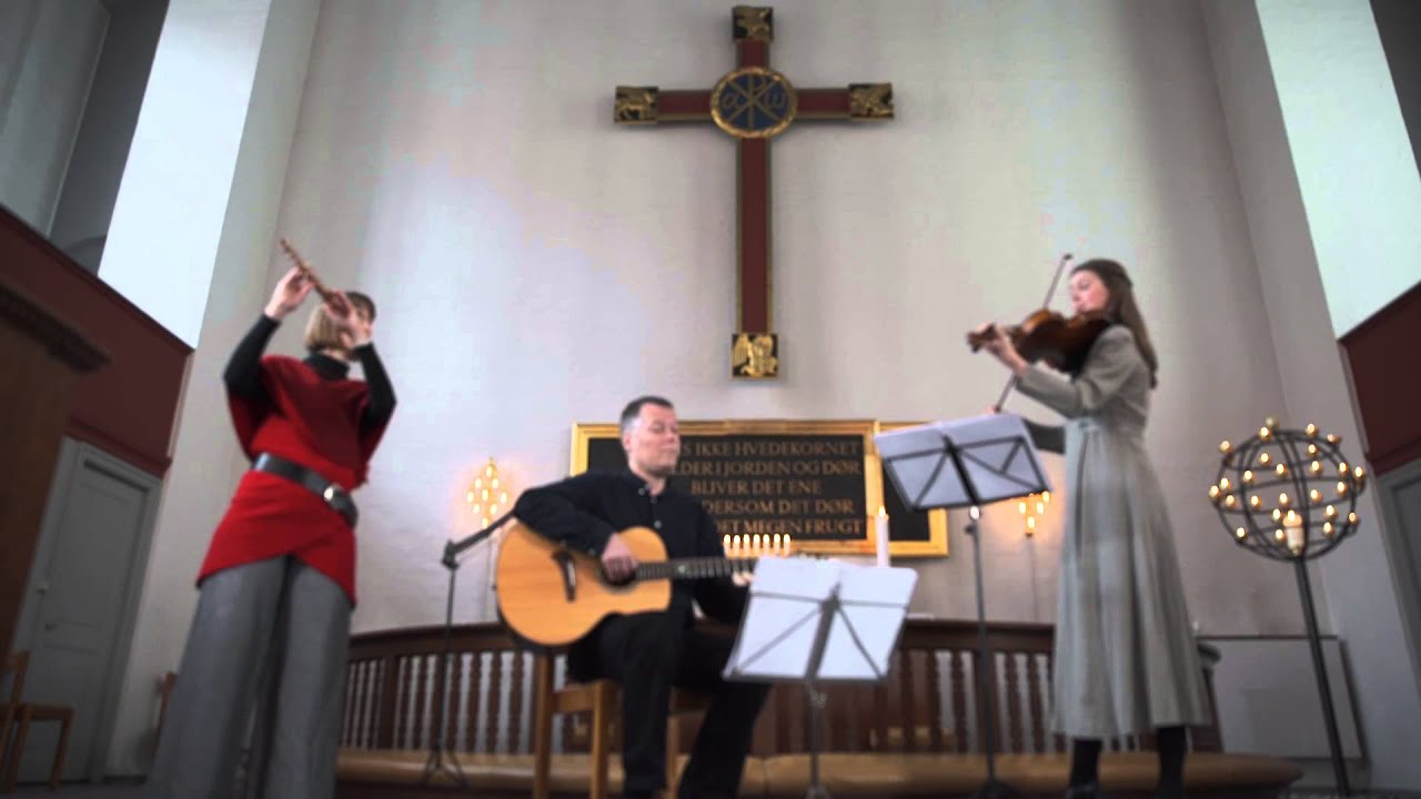 Bridget Cruise, based on themes by Turlough O'Carolan. Performed by Trio con Spirito