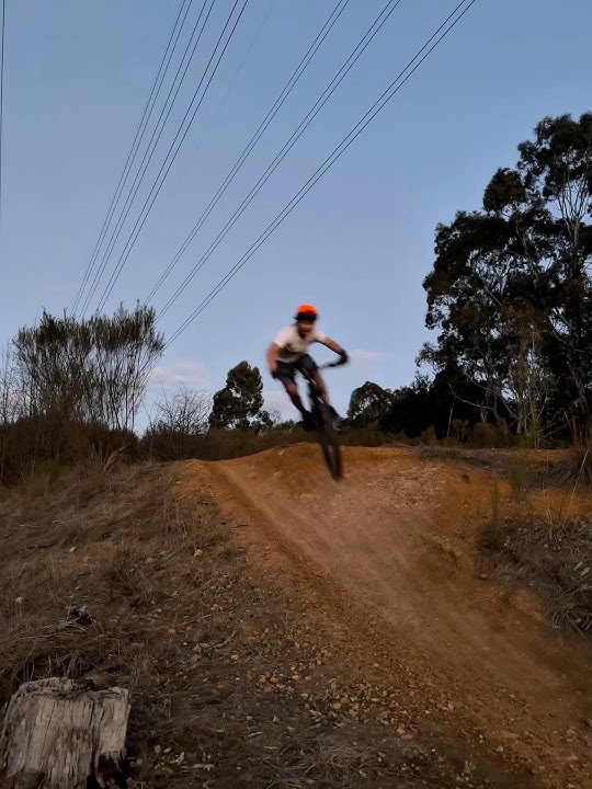 Sunset Steeze from the Dirt Devils Crew! #mtbjumps #mtb #youngmtbshredders