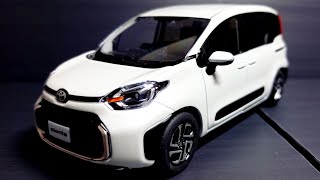 新型シエンタ カラーサンプル ミニカー「ホワイトパールクリスタル