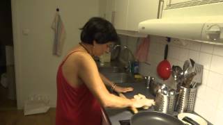 Download Lagu Aruna Sharma making Fresh Indian Bread in Frödingsgatan 12 Uppsala, Sweden Apr 12, 2014 MP3 Download Lagu Aruna Sharma making Fresh Indian Bread in Frödingsgatan 12 Uppsala, Sweden Apr 12, 2014 MP3