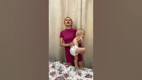 ПОМЕНЯЛ ПОДГУЗНИК В ПЕРВЫЙ РАЗ) КАК ЭТО БЫЛО)) УЗНАЛИ МАЛЕНЬКУЮ КРИСТЮШУ?)#shorts