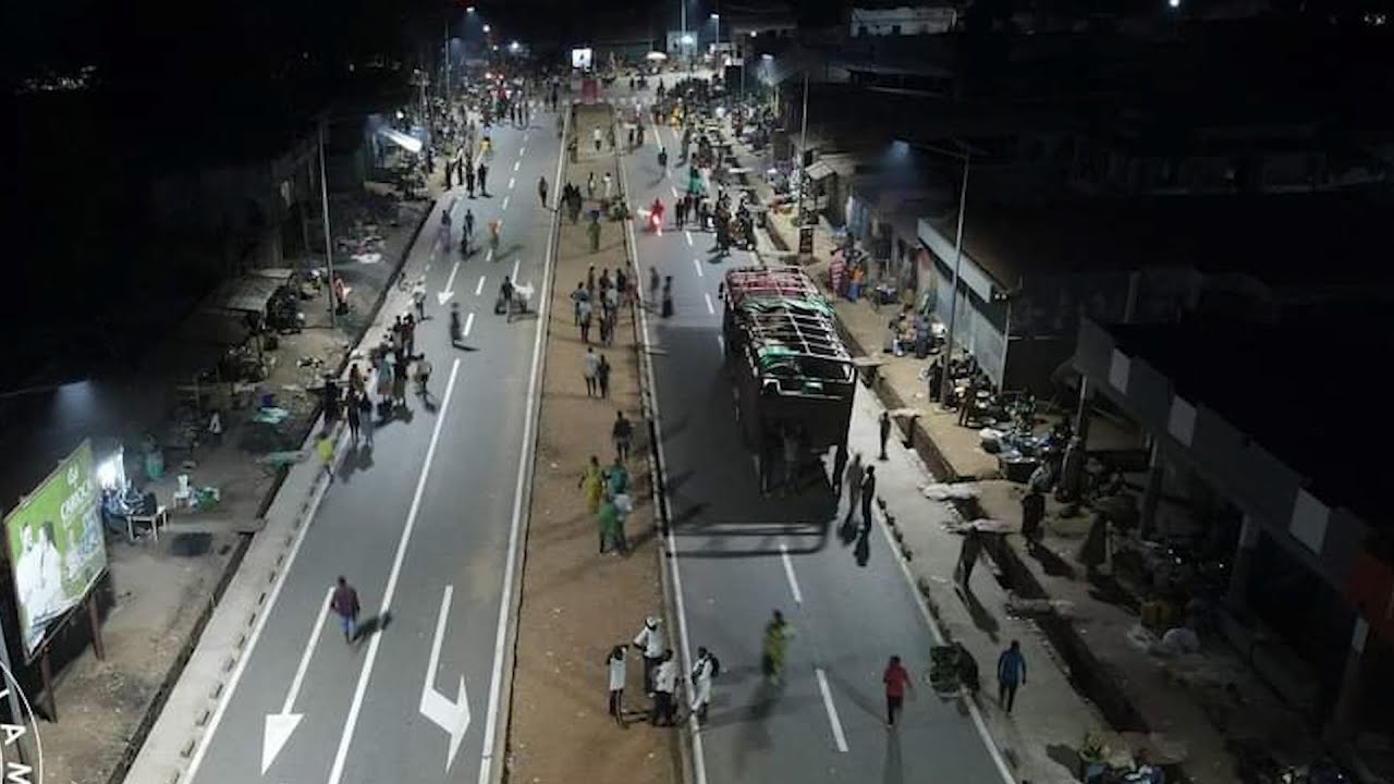 TRAVAUX CONSTRUCTION 2EME ROUTE VERS AEROPORT PROJET KULUMBA