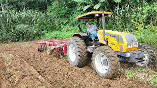 Valtra A750 com grade aradora 16X28 #valtra #agricultural #agriculture #agro #roça #agricultura