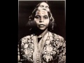 Marian Anderson sings "Hear de lam's a-cryin'" (spiritual) in studio and on the stage