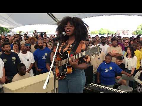 Kanye West Sunday Service "Through the Valley"- Momo