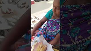 இவ்வளவு பூ மீனும் 500 ரூபாய் தான் friends#food#seafish#shorts#trending#new