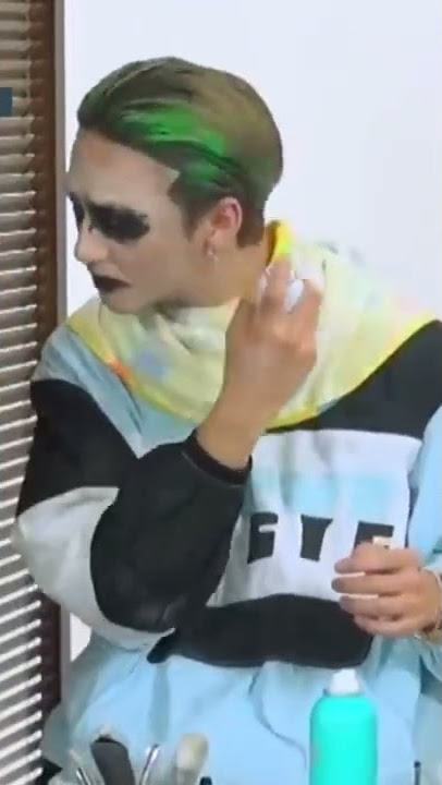 Hyunjin becoming a JOKER (a 🔥 mess) #hyunjin #straykids #skz