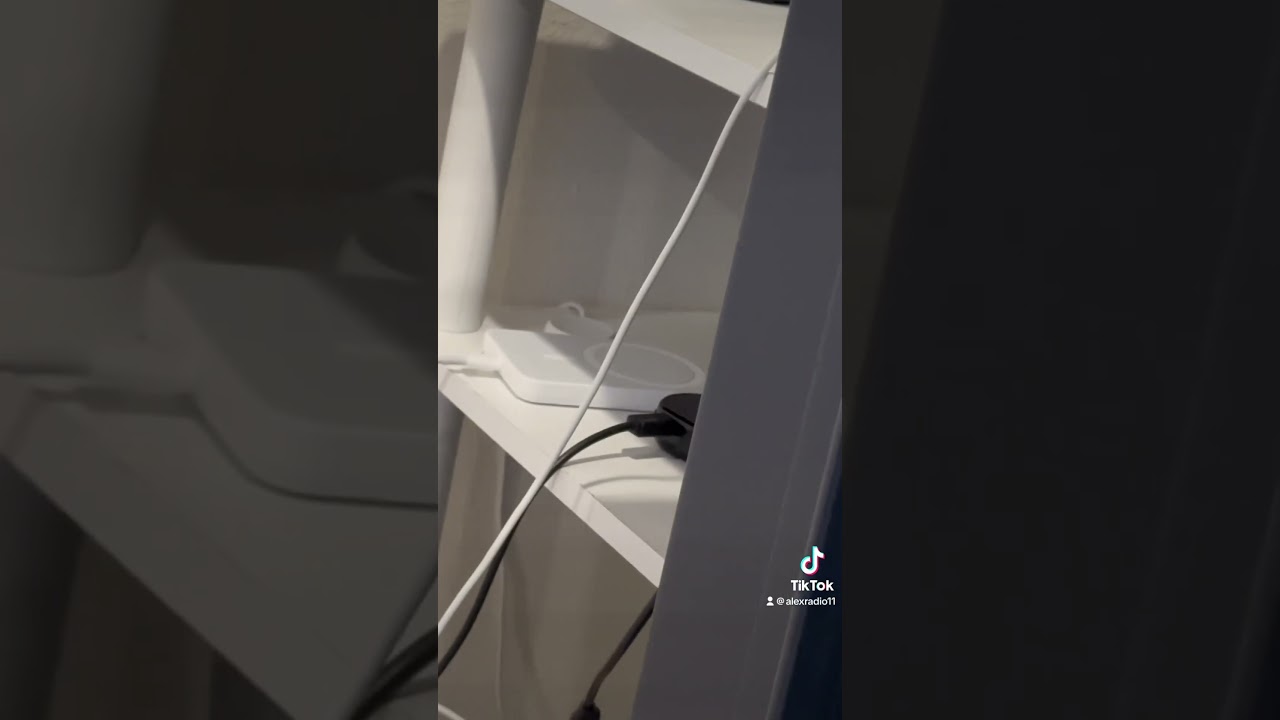 KRXV the highway vibe 98.1 while streaming it on my FM transmitter