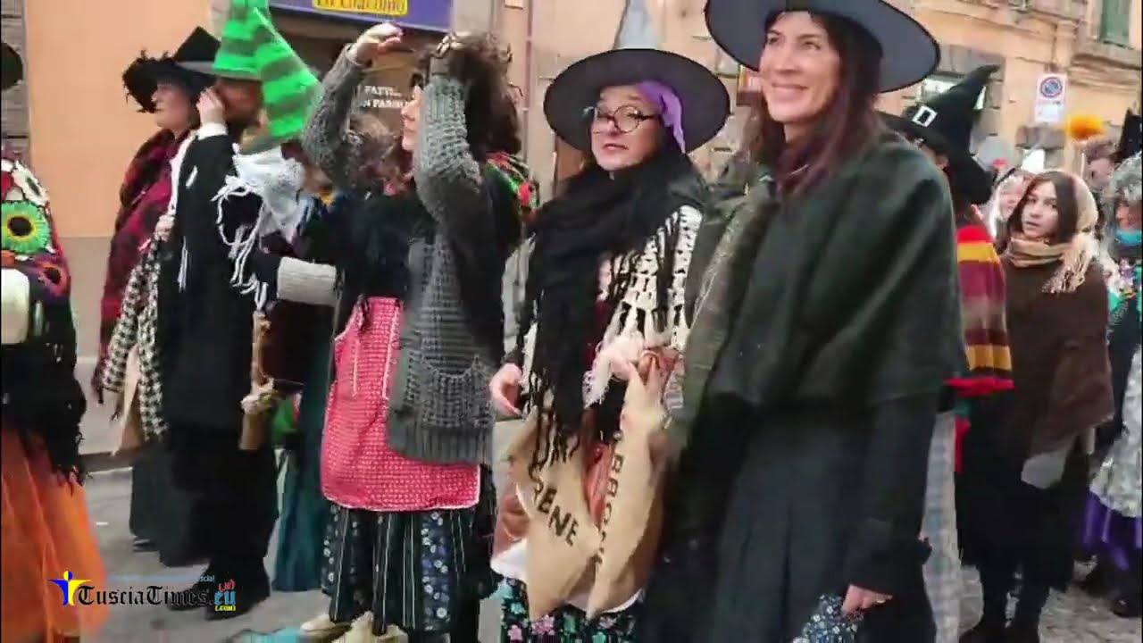 La calza della Befana più lunga del mondo  Viterbo 2025