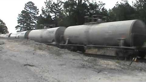 ES40DC leads NS 155 thru West Columbia SC w/ Nice Engineer