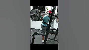 Fast & controlled 315 pause squats #music