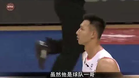杜锋大发雷霆，只有易建联在认真聆听，“乖巧”的样子真有趣！ - 天天要闻