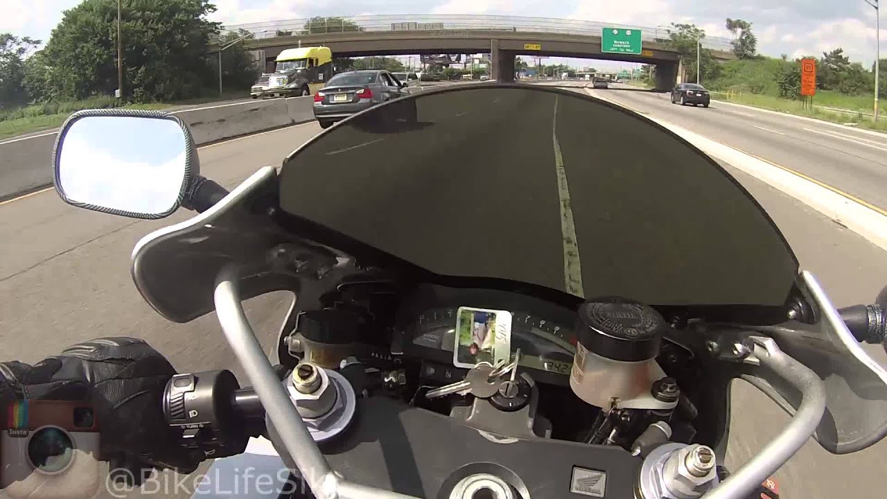 Hauling A** On The 2001 Honda RC51 1000R SP1