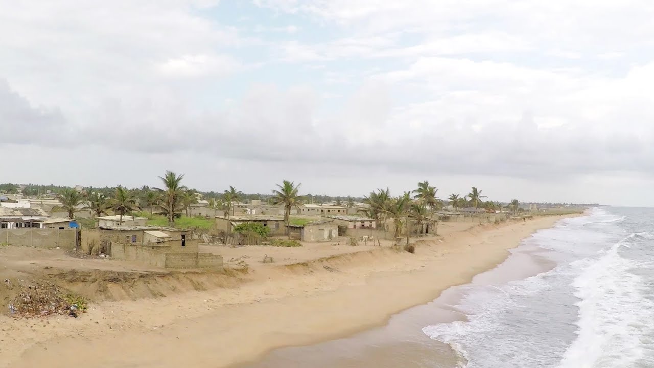Tenir l’océan à distance en Afrique de l’Ouest