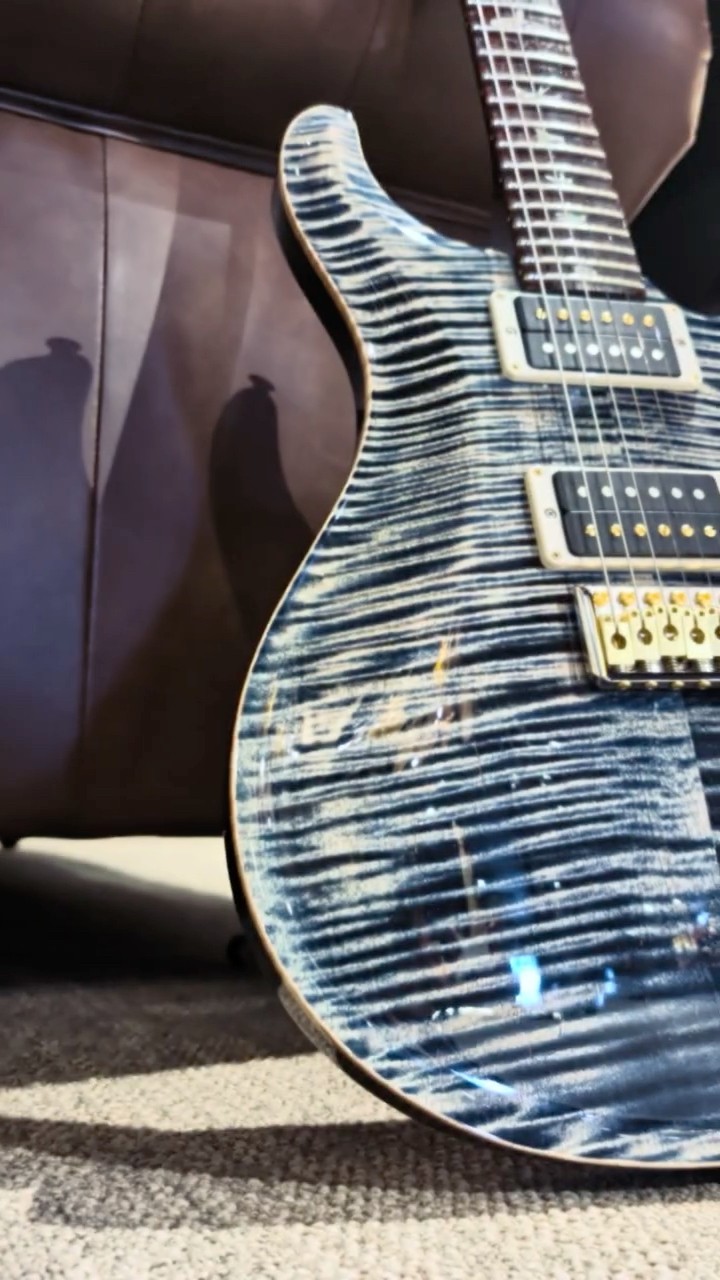 PRS Custom 24 (10-Top Faded Whale Blue) - YouTube