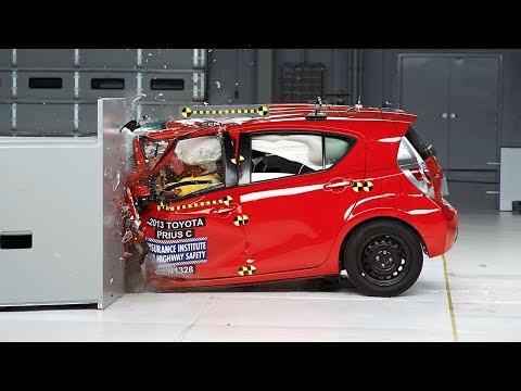 2013 Toyota Prius c small overlap IIHS crash test