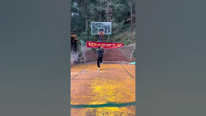 貴州字母哥穿拖鞋拉杆上籃 - 天天要聞
