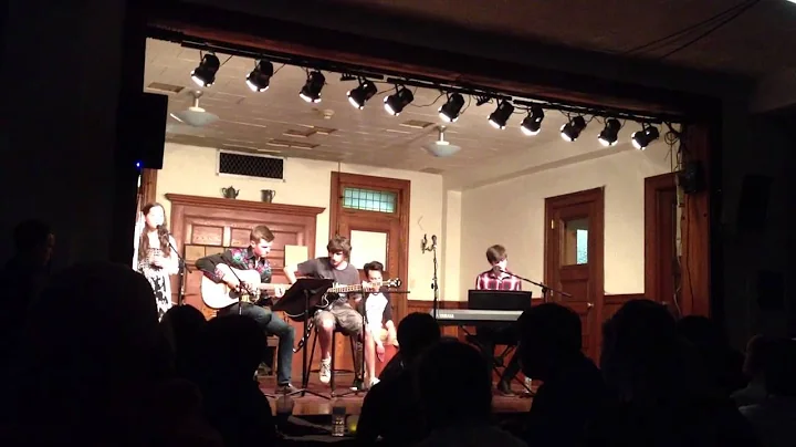 The Roscoes featuring Julia McBride - Arctic Monke...