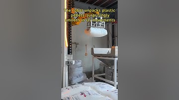 The robot makes unpacking plastic pellets look effortlessly easy #robots #Unpacking #machine
