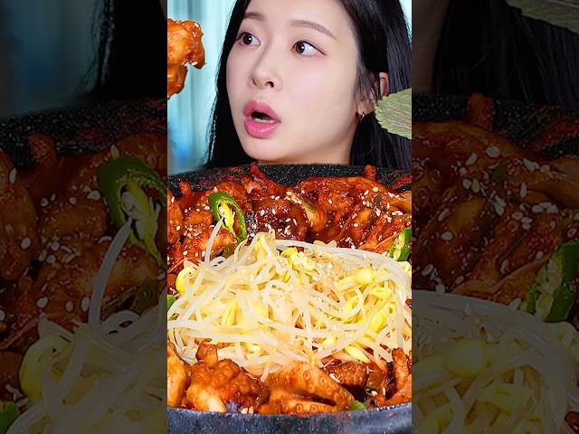 매콤 철판쭈꾸미볶음 ???????? 주먹밥 날치알마요 콩나물 듬뿍 올려서 먹방! Spicy Stir-fried Baby Octopus! K-food ❤️