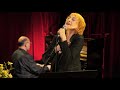 Miniature de la vidéo de la chanson Vou Pedir-Te Um Coração