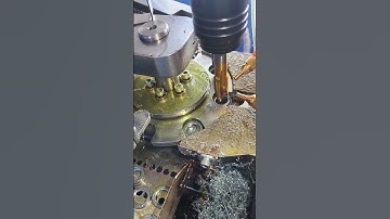 Automatic tapping technology for turntable nuts