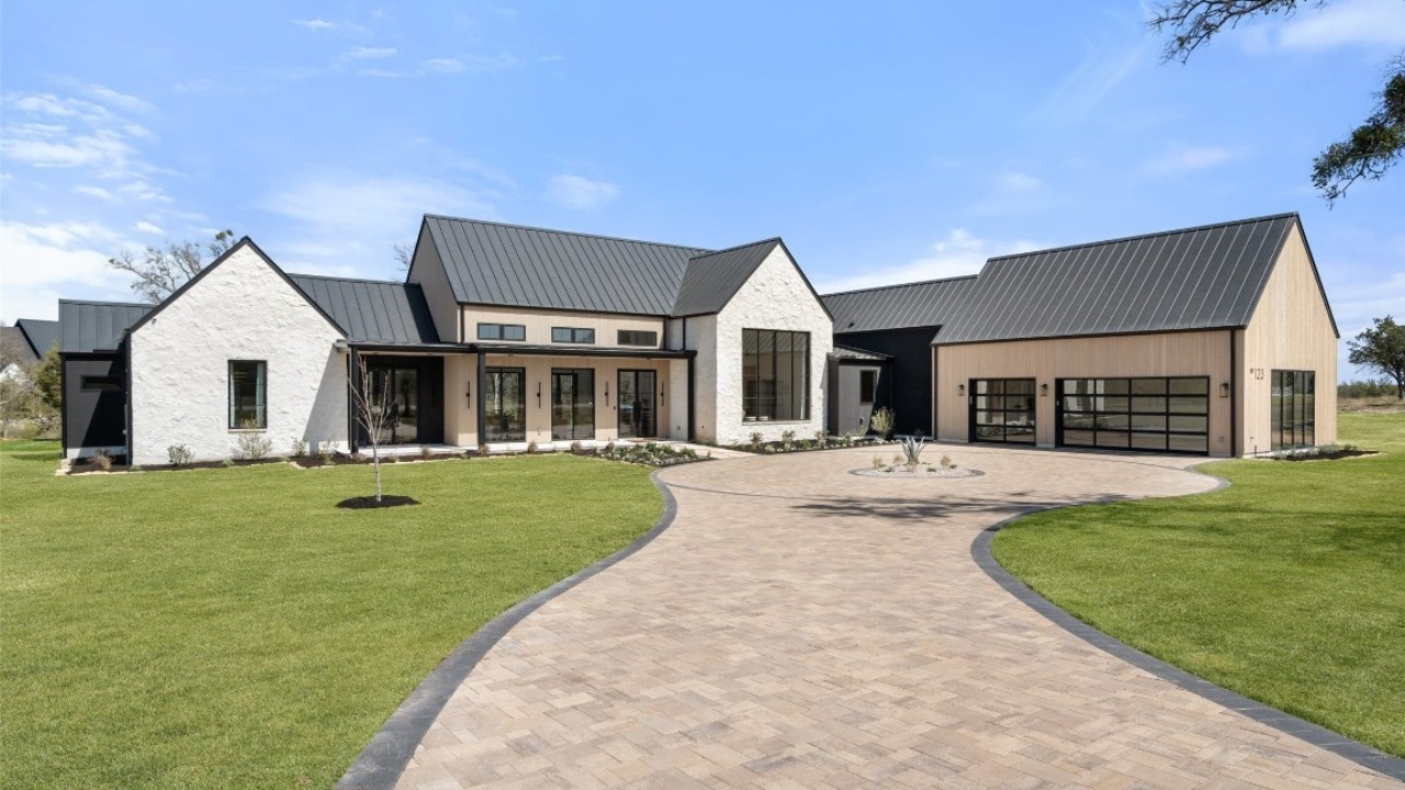 TOUR INSIDE THE VERY BEST AWARD-WINNING LUXURY HOME I’VE EVER SEEN FOR ONLY $2.5M