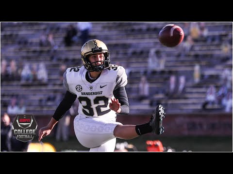 Vanderbilt kicker Sarah Fuller makes history vs. Missouri Tigers | 2020 College Football Highlights