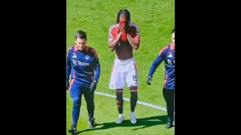 🚨 𝐁𝐑𝐄𝐀𝐊𝐈𝐍𝐆: Leny Yoro’s injury is NOT expected to be a SERIOUS ONE, confirms Ruben Amorim. #football