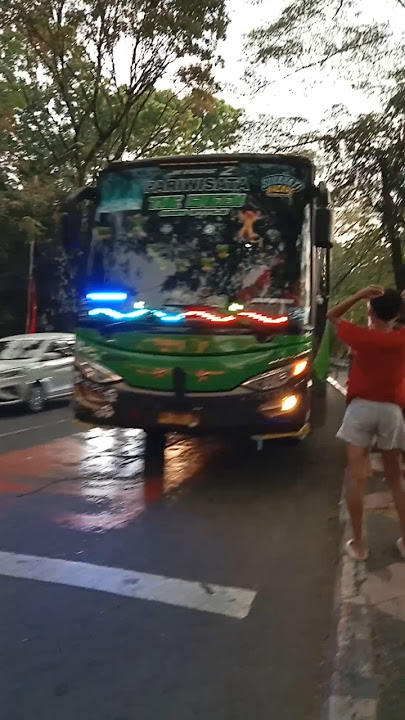 Bus bintang tiga 'the green' Basuri Cikini ke Gondangdia#basuri #busmania #bislover