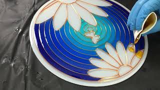 Resin Art flowers Circle. Faux Stained Glass Resin Art for windows #resinart #stainedglass
