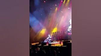 2 CELLOS - Highway To Hell 2 CELLOS - Highway To Hell