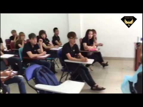 Video GIỜ HỌC CẮT TÓC TẠI HỌC VIỆN TÓC THẢO TÂY|HỌC NGHỀ... - YouTube