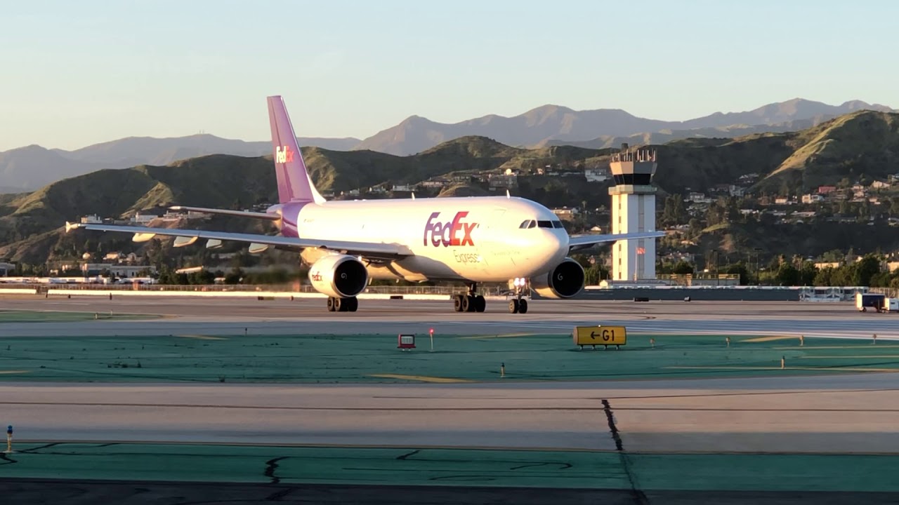 FedEx departing Burbank Airport - YouTube